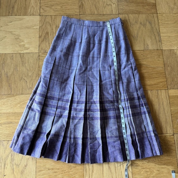 Vintage Small Wool Skirt Edinburgh Woollen Mill Purple Plaid Pleated Midi - Picture 6 of 6